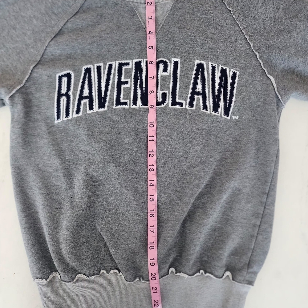 Warner Bros Gray Crewneck Sweater Ravenclaw Design Small Harry Potter - Picture 8 of 10